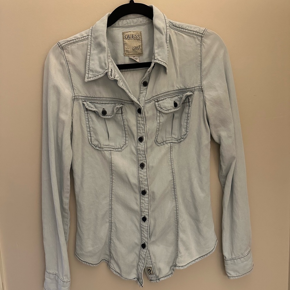 Guess ‘Shacket’ in light distressed blue!